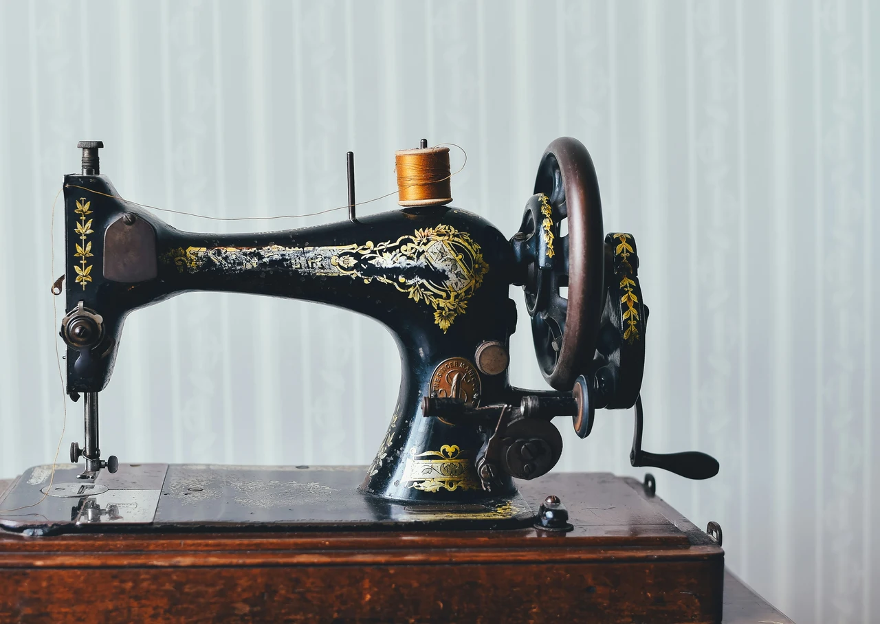Come aumentare il valore di una macchina da cucire vintage: i suggerimenti degli antiquari Come aumentare il valore di una macchina da cucire vintage: i suggerimenti degli antiquari