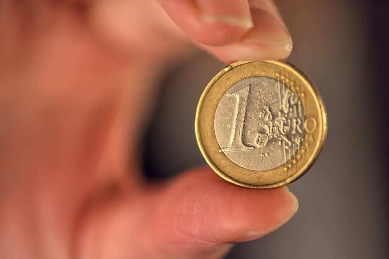 Come riconoscere una moneta rara da 1 euro: i dettagli che fanno la differenza Come riconoscere una moneta rara da 1 euro: i dettagli che fanno la differenza