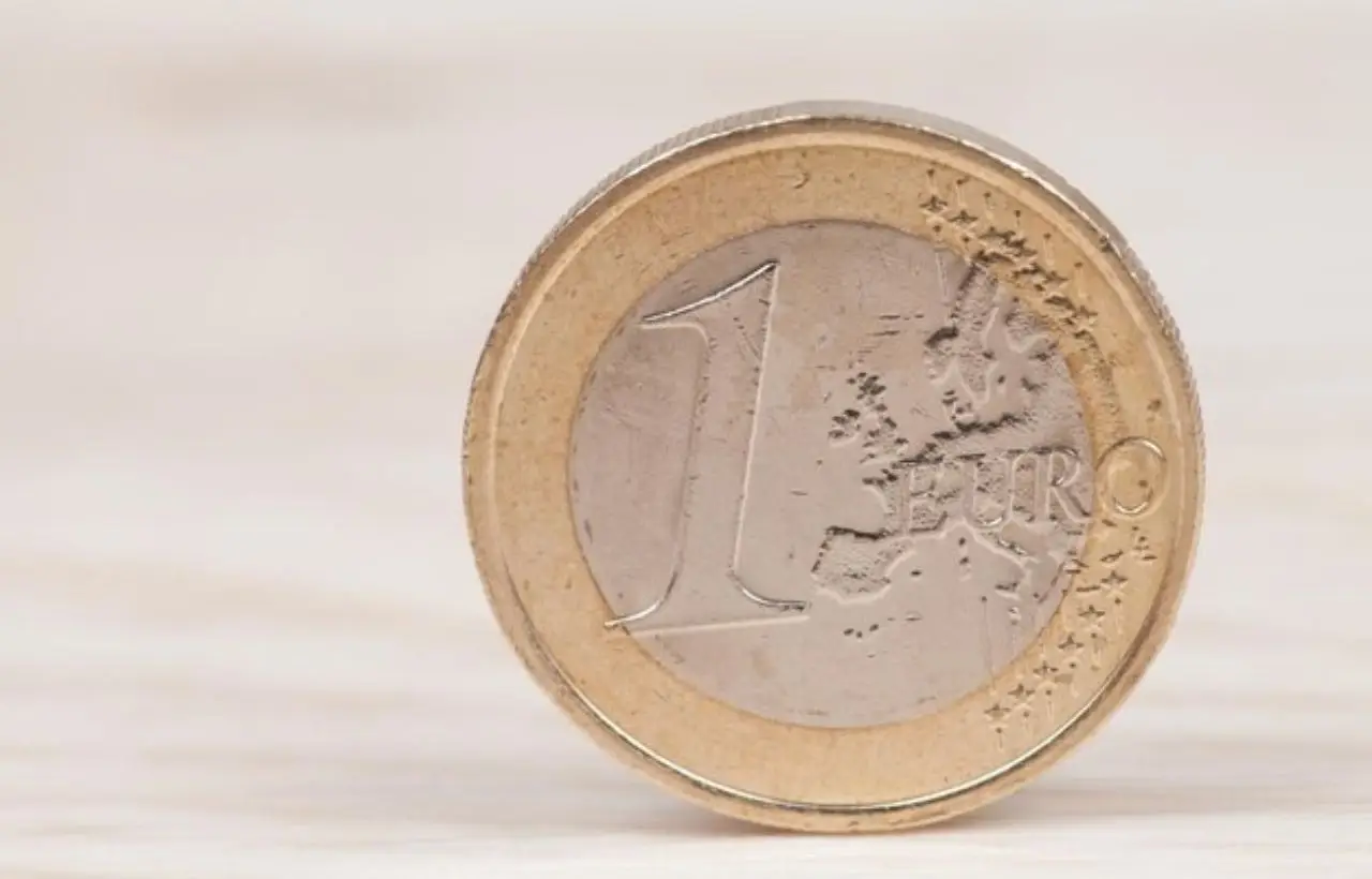 Come riconoscere una moneta rara da 1 euro: i dettagli che fanno la differenza Come riconoscere una moneta rara da 1 euro: i dettagli che fanno la differenza