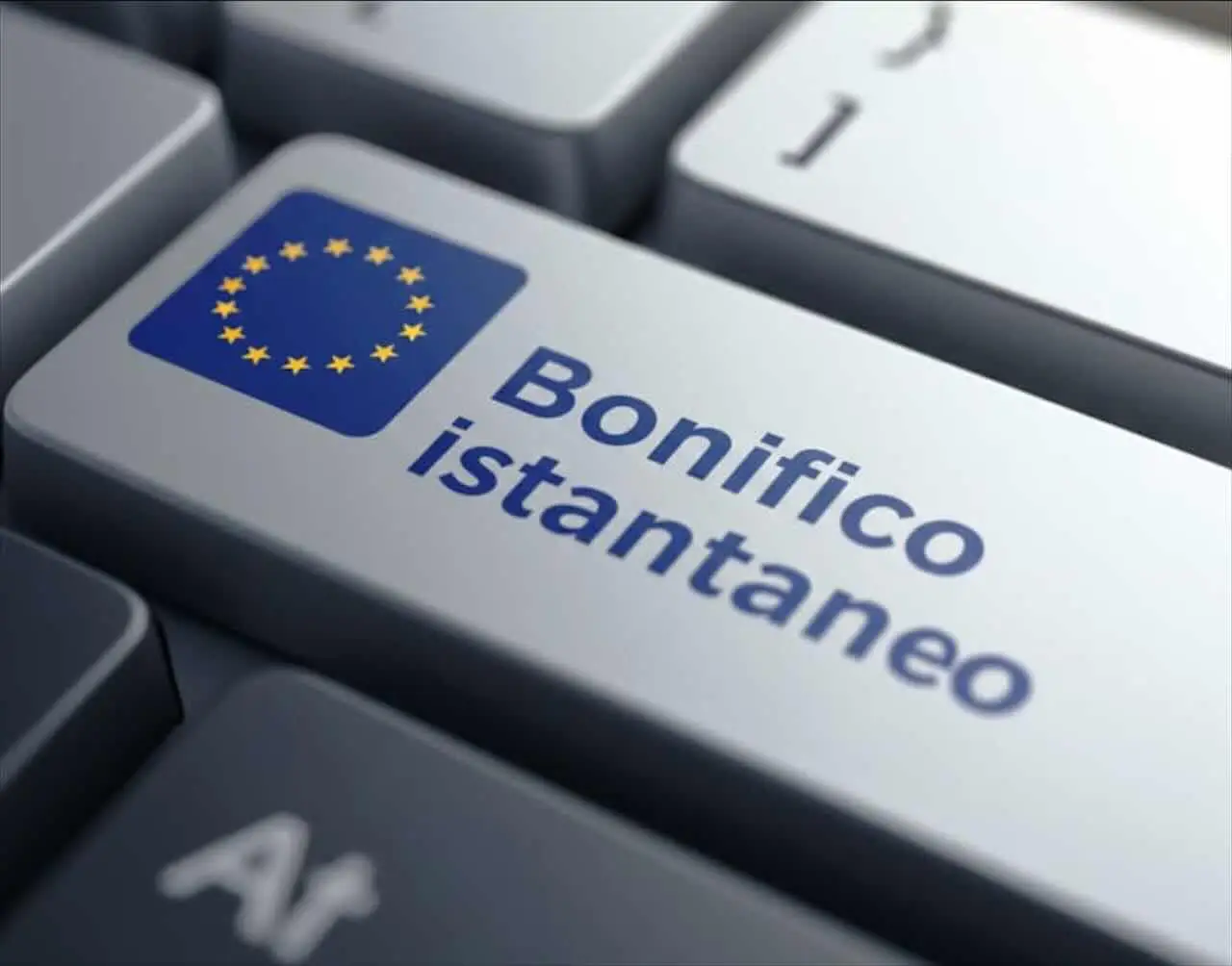 Attenzione ai bonifici istantanei: ecco cosa rischi se li usi troppo spesso Attenzione ai bonifici istantanei: ecco cosa rischi se li usi troppo spesso