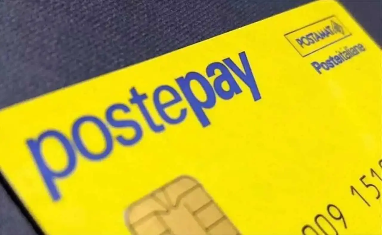 Attenzione alle richieste di aggiornamento PostePay: la nuova truffa che svuota i conti Attenzione alle richieste di aggiornamento PostePay: la nuova truffa che svuota i conti