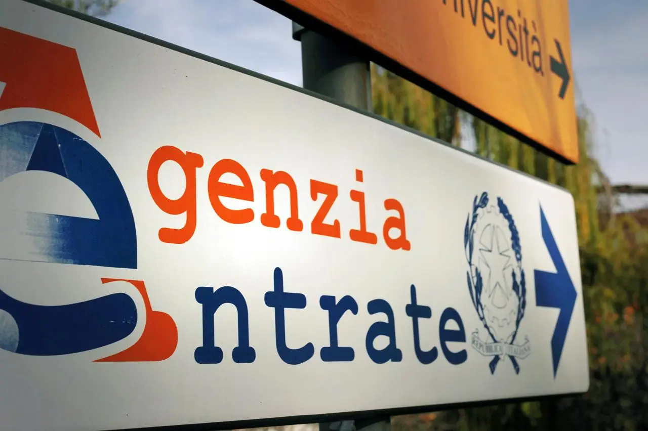 Cosa succede se versi più di 3000 euro in contanti sul tuo conto corrente Cosa succede se versi più di 3000 euro in contanti sul tuo conto corrente