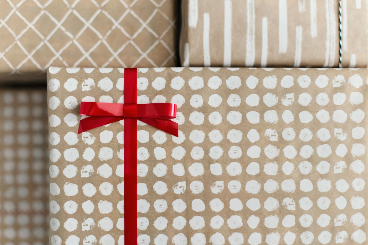 Carta regalo truccata: i 3 segnali da riconoscere secondo la Polizia Postale per evitare truffe nei negozi Carta regalo truccata: i 3 segnali da riconoscere secondo la Polizia Postale per evitare truffe nei negozi
