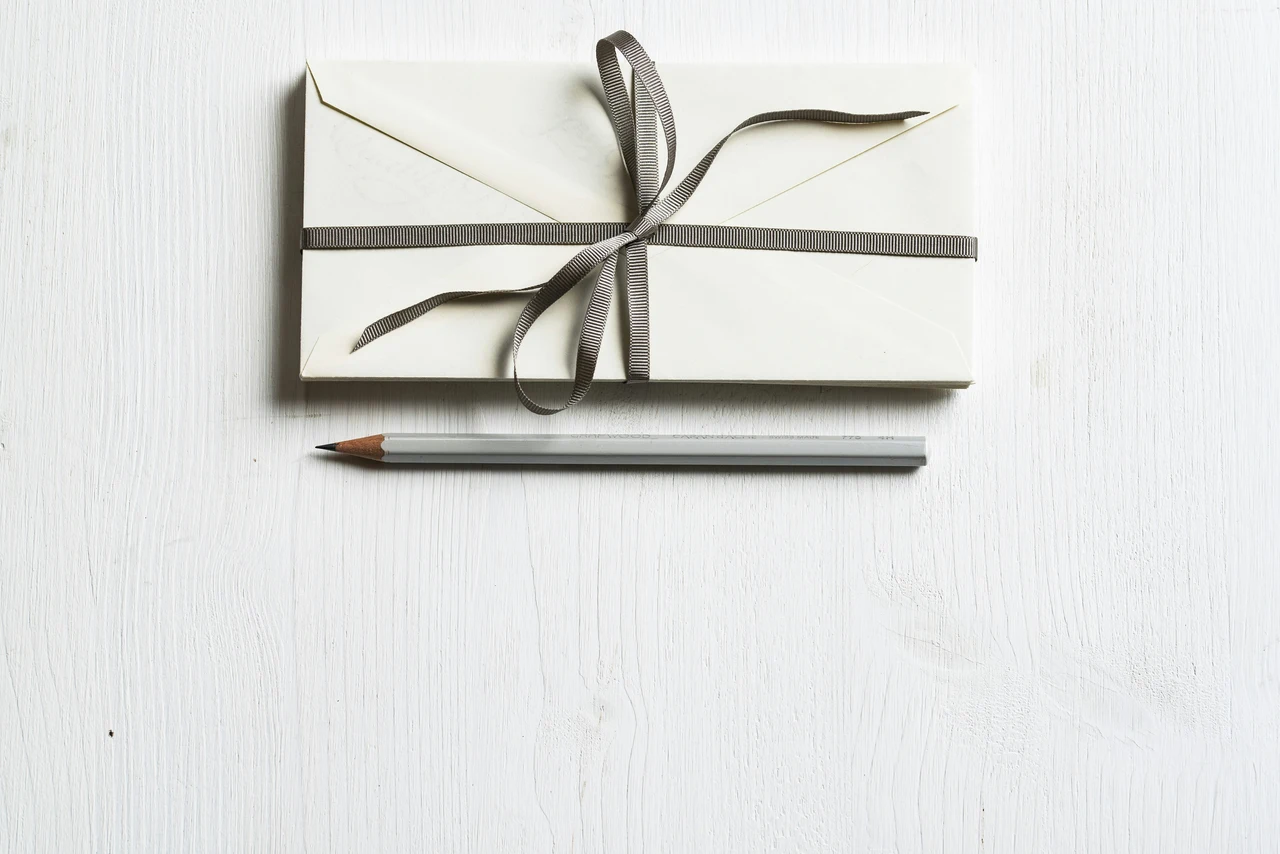 Carta regalo truccata: i 3 segnali da riconoscere secondo la Polizia Postale per evitare truffe nei negozi Carta regalo truccata: i 3 segnali da riconoscere secondo la Polizia Postale per evitare truffe nei negozi