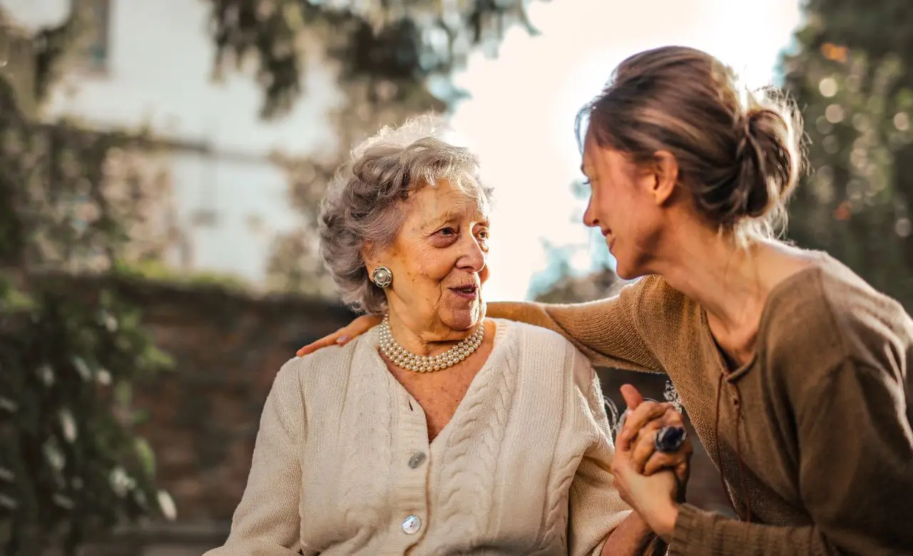Bonus badanti 2025: ecco chi ha diritto al contributo per l’assistenza domiciliare Bonus badanti 2025: ecco chi ha diritto al contributo per l’assistenza domiciliare